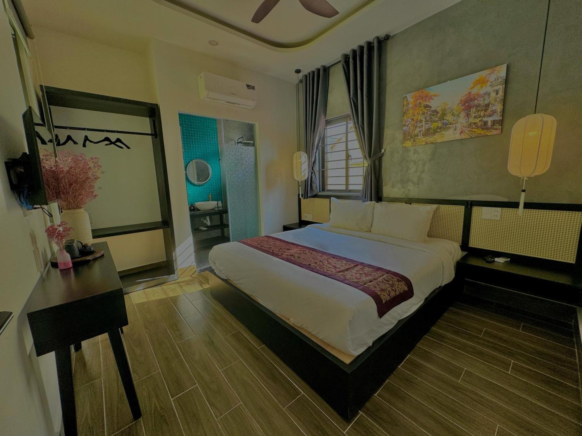 Hotel Phố Chợ đêm 3*